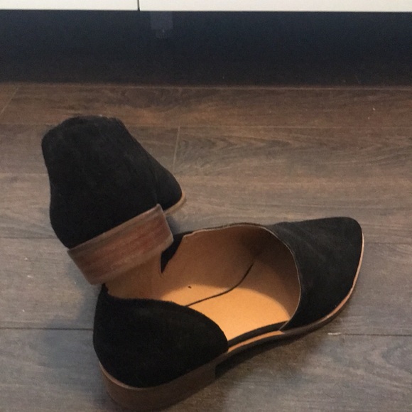 Pointed toe cut out flat/bootie - Picture 2 of 3